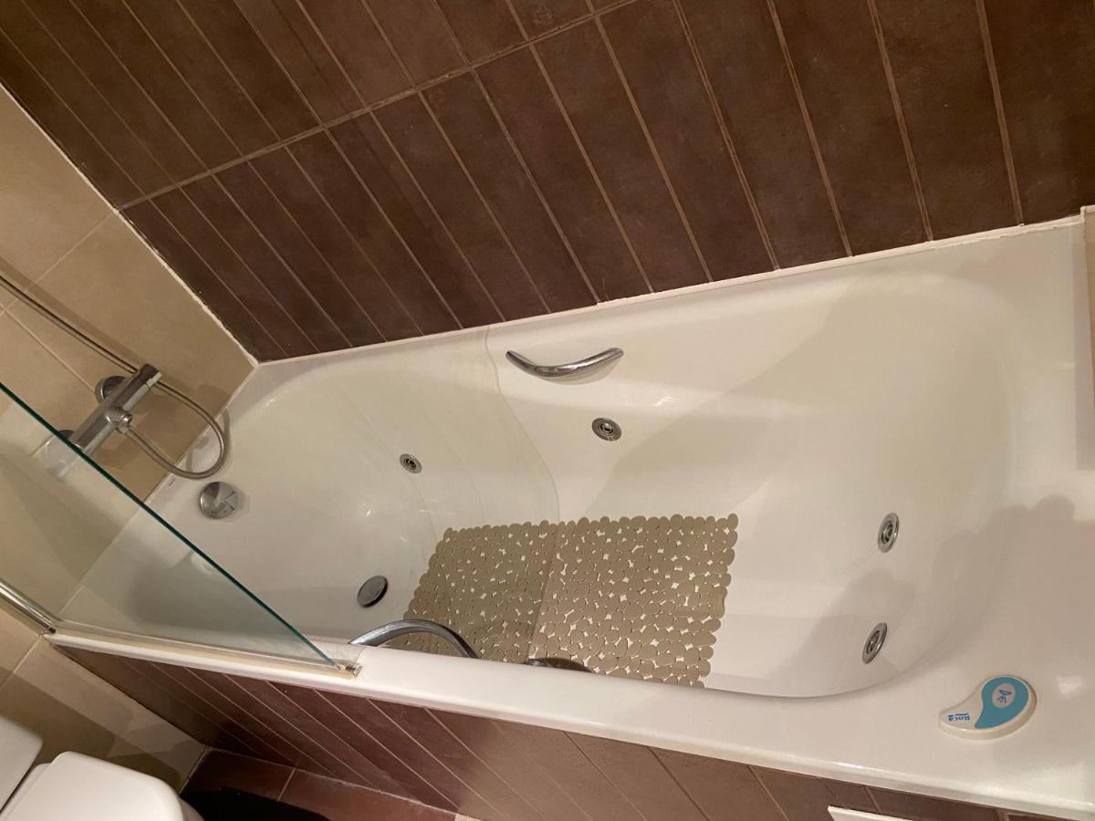 דירות פיגוארז Apartamento Con Gran Jardin Privado מראה חיצוני תמונה